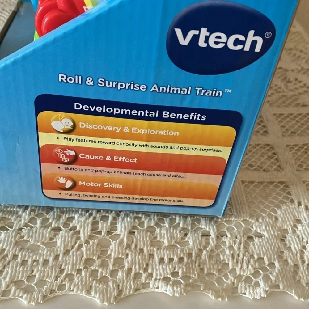 V-Tech Roll & Surprise Animal Pop-Up Surprise Teaches 6-36 months. New in Pkg